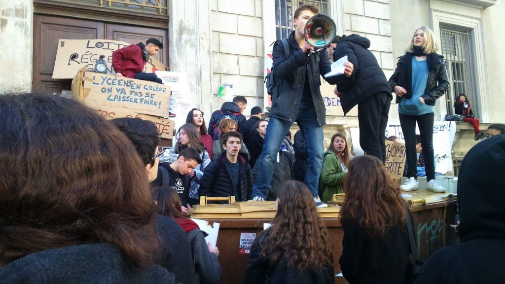 Premiers essais avec le mégaphone